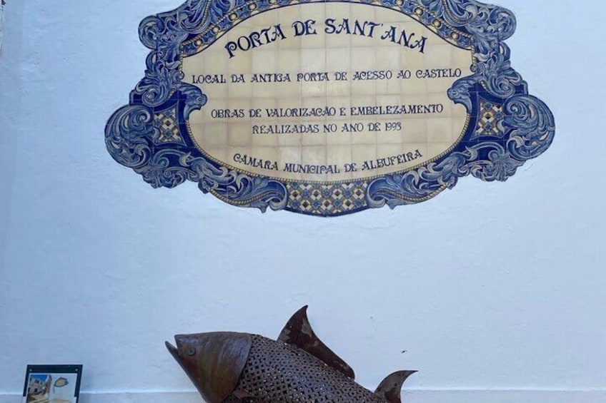 Albufeira History Walking Tour with Wine and Tapas