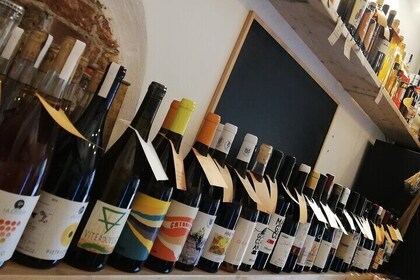 Wine Tasting in a group with other travelers
