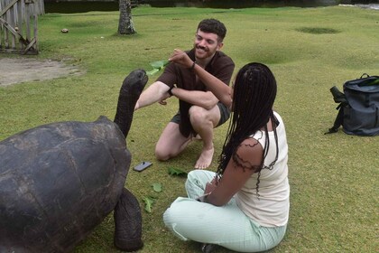 Praslin:Fulldaytrip Curieuse,St.Pierre×2Snorkeling+CreoleBBQ