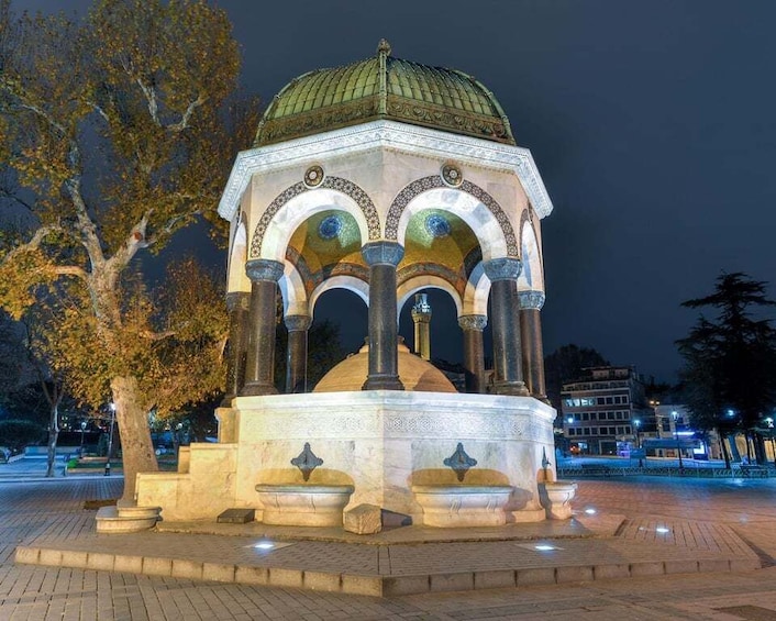 Picture 9 for Activity Istanbul: Full-Day Highlights Tour with Guide and Lunch
