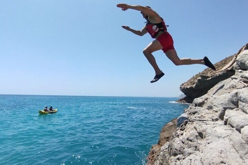 Kayak routes through the Coves of Villajoyosa