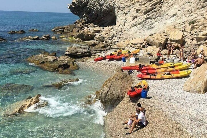 Kayak routes through the Coves of Villajoyosa