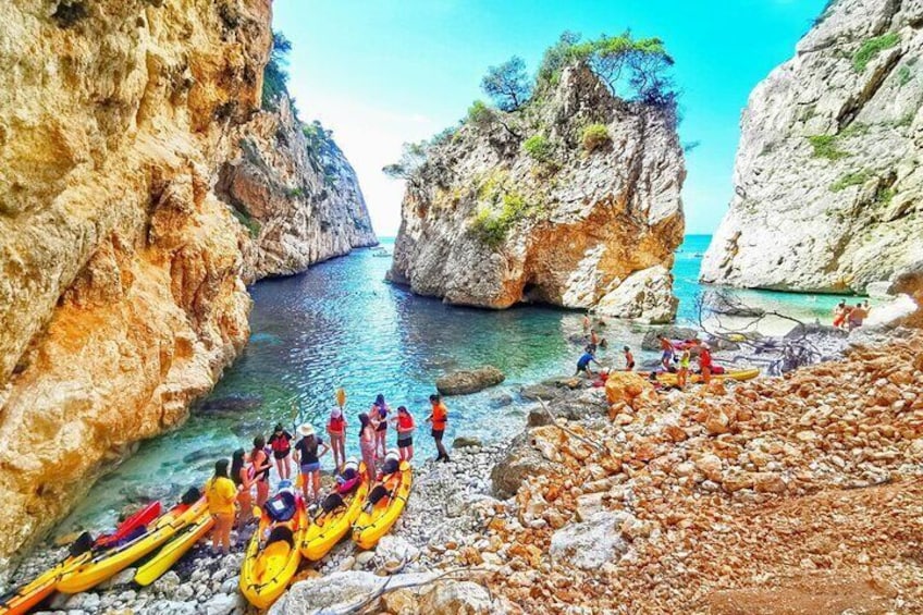 Kayak route through Cala Granadella