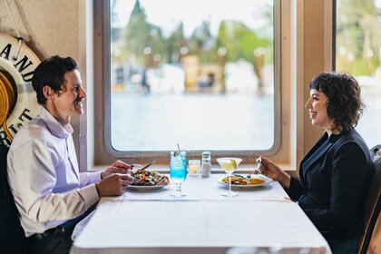 Portland: dîner-croisière de 2,5 heures sur la rivière Willamette