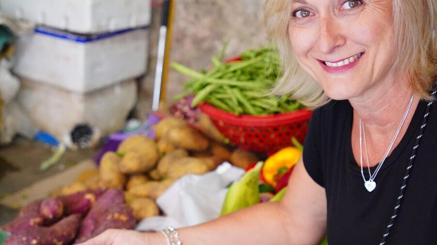 Vietnam : Hanoi Market Tour and Vietnamese Traditional Dish Cooking Class