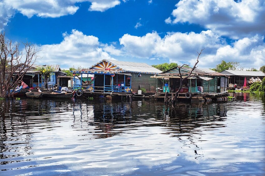 Cambodia: Half-day tour at Tonle Sap with Free local Foot Reflexology