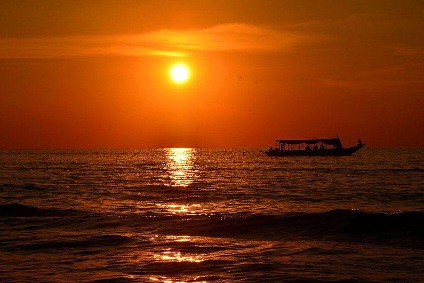 Cambodia: Half-day tour at Tonle Sap with Free local Foot Reflexology
