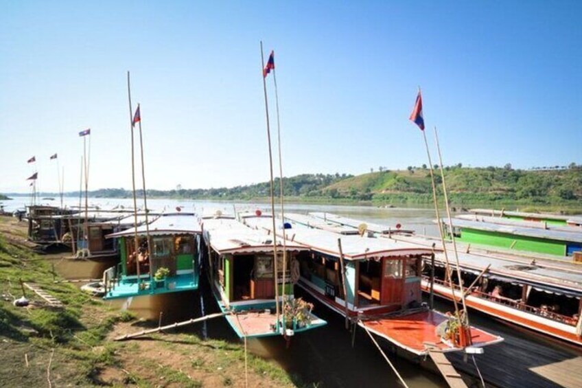 From Chiang Rai Luxury Boat Cruise to Luang Prabang 2 Day 1 Night