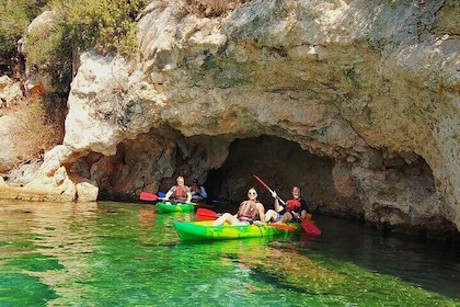 Van een dagtrip naar Athene naar de zeekajak-verzonken stad Epidaurus