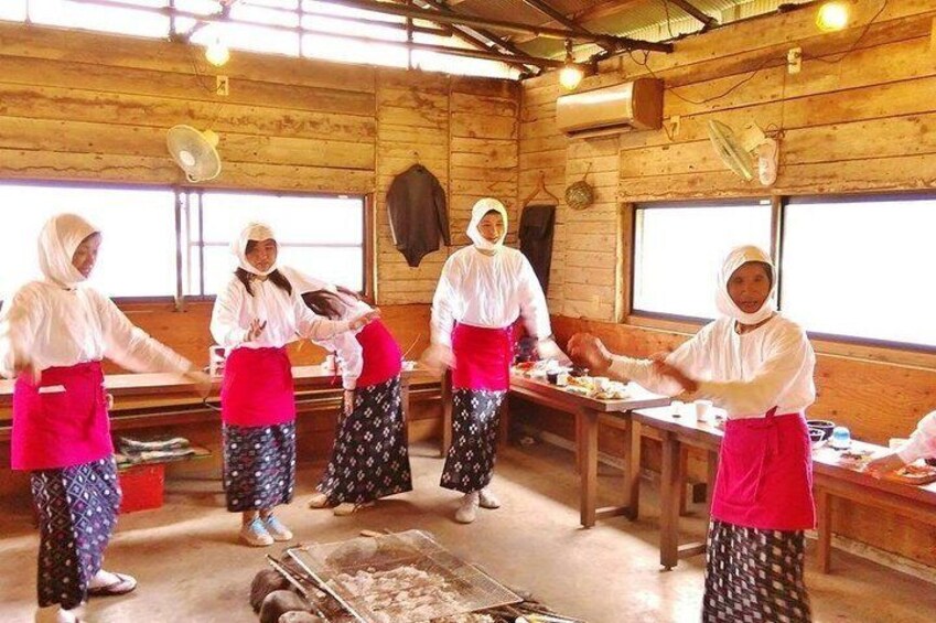 Interacting with real ama divers in a traditional ama hut (AMA hut HACHIMAN)