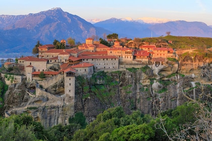 Pacchetto di tour autoguidati a piedi e in macchina di Meteora