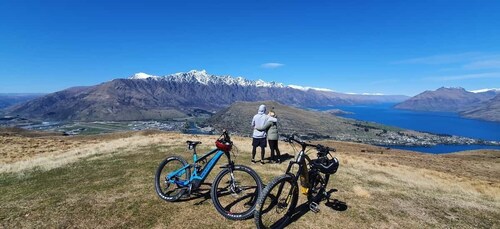 Recorrido guiado en bicicleta eléctrica de montaña: Ride to the Sky