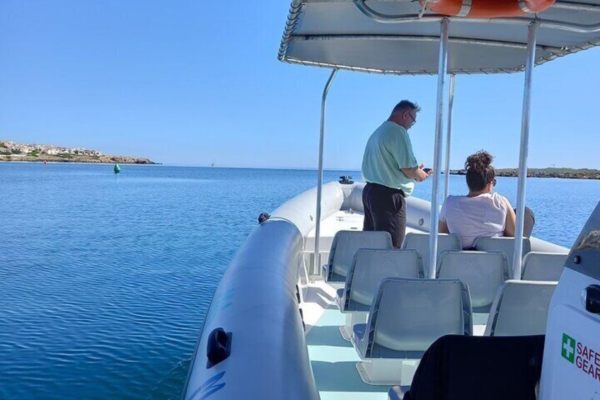 Speedboat excursion through the coves of northern Menorca