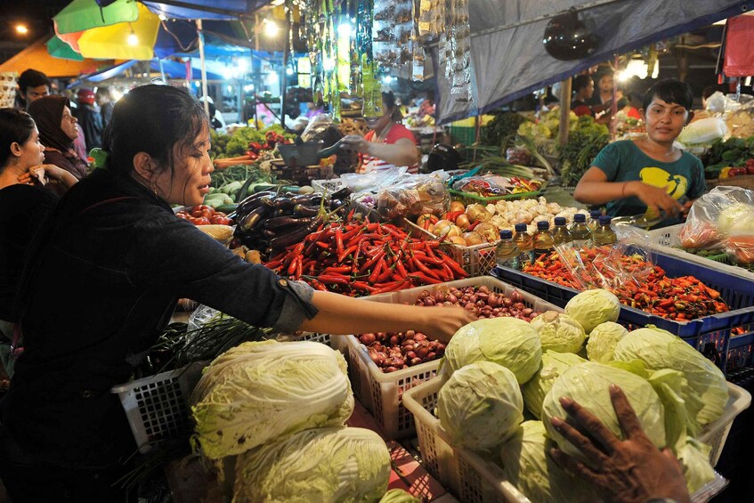 Picture 3 for Activity Denpasar: Night Street Food Walking Tour