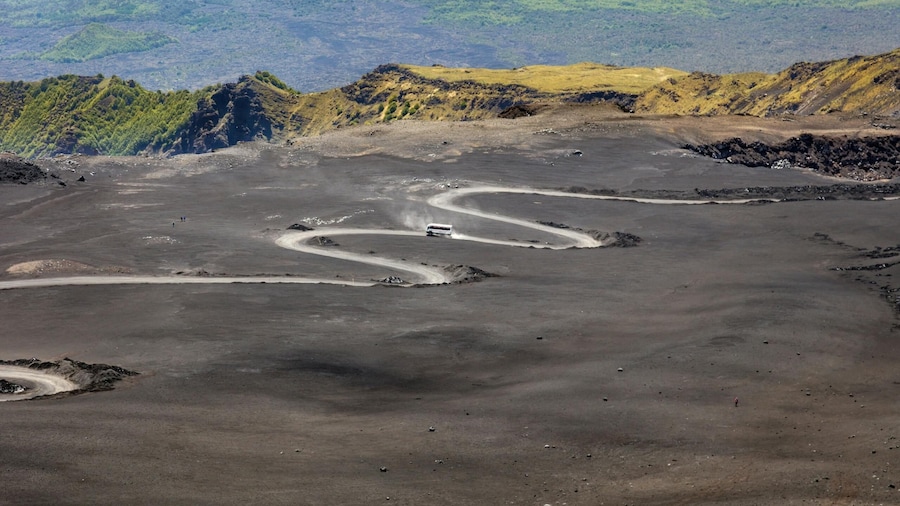 Mount Etna Tour to 2900m from Taormina