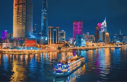 Ho Chi Minh: Private City Tour and Dinner Cruise with Buffet