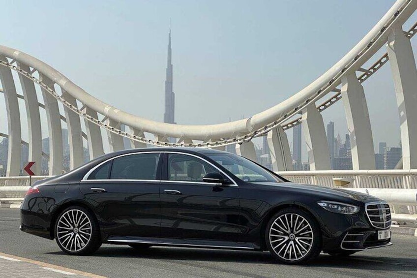 Mercedes Benz with Chauffer in Dubai for 10 Hours