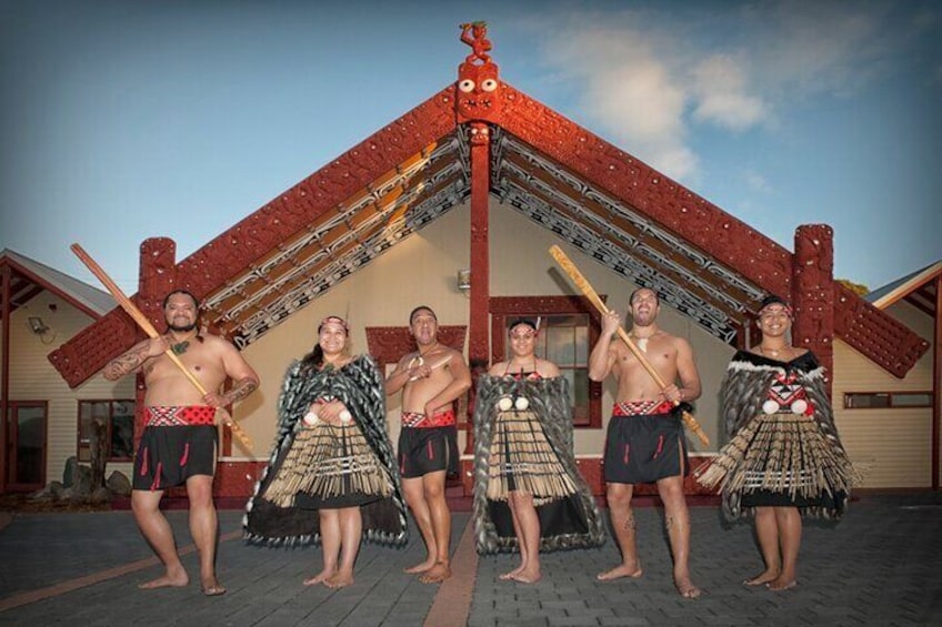 From Auckland: Rotorua Māori Village & Polynesian Spa Tour