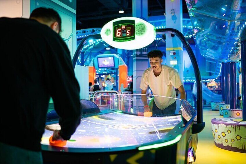 1 Hour Unlimited Games and Rides Ticket in Babylon Park