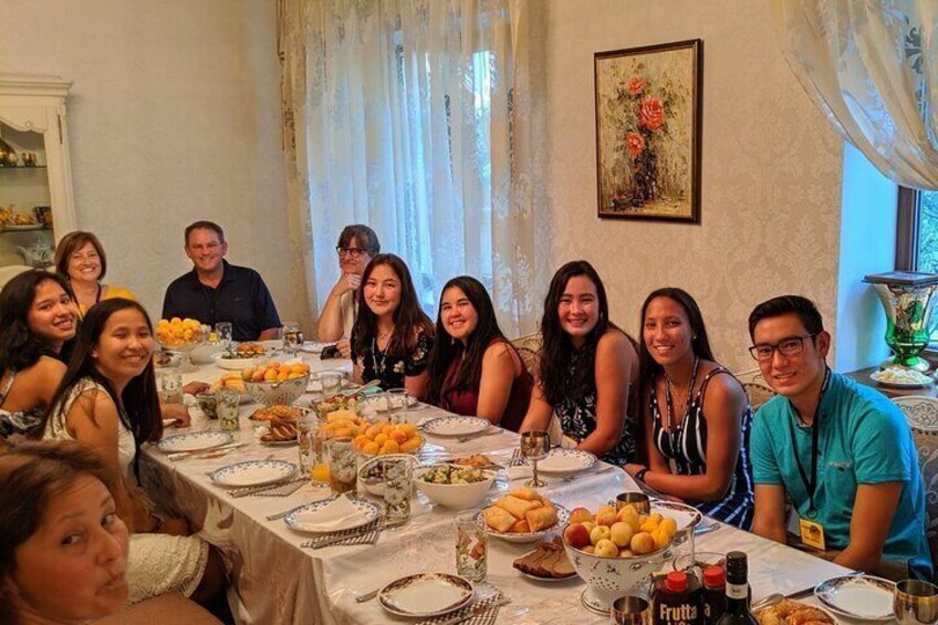 Kyrgyz Family Dinner in Bishkek with Cooking Class of Boorsok