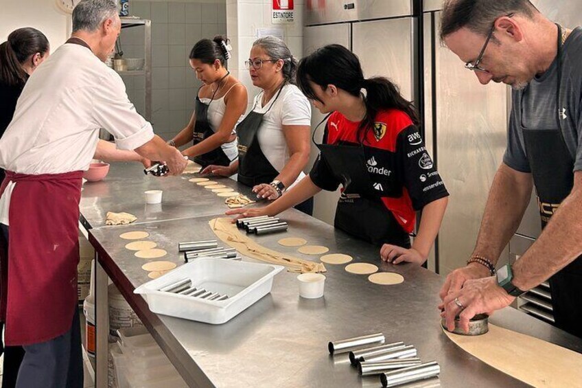 Rome: Pastry Cooking Class Gelato, Tiramisu and Cannoli 