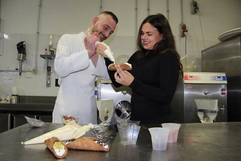 Pastry Cooking Class in Rome Gelato, Tiramisu and Cannoli 