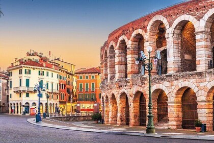 Verona Walking Tour with Audio and Written Guide by a Local