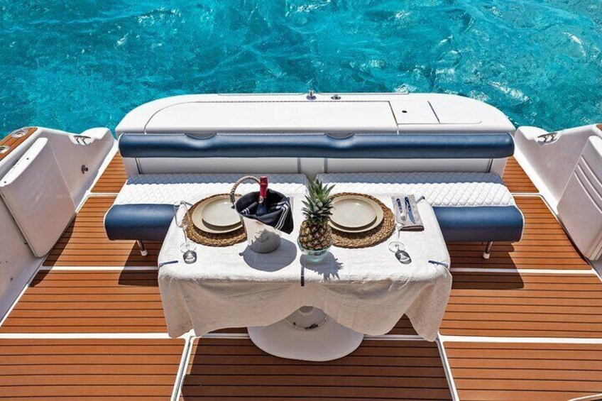 Private Deluxe Yacht 48FT with FlyBrige