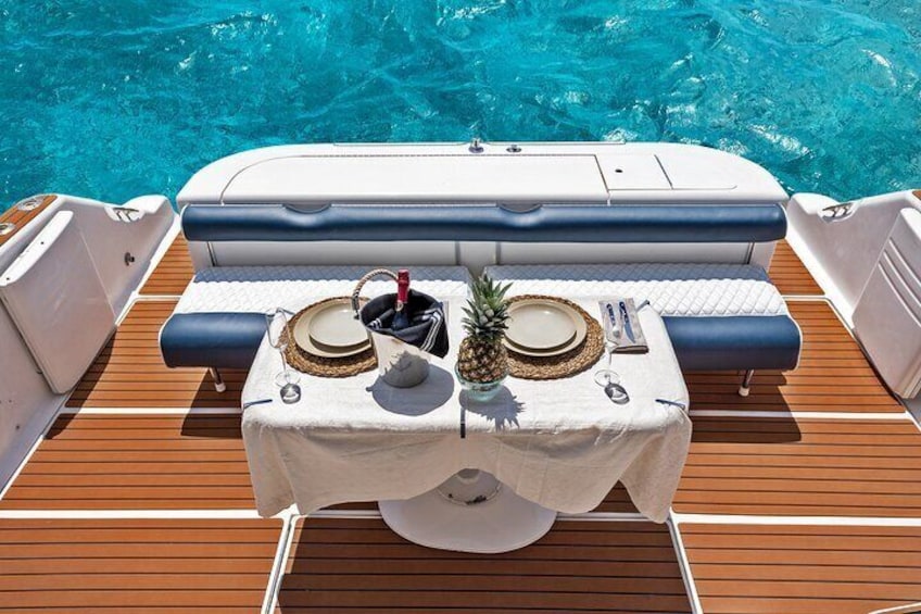 Private Deluxe Yacht 48FT with FlyBrige
