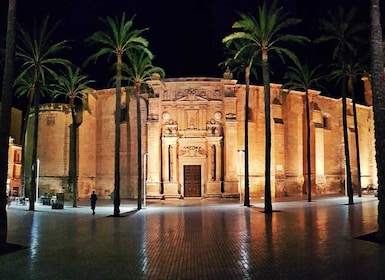 Almería: Legends and Mysteries Evening Walking Tour