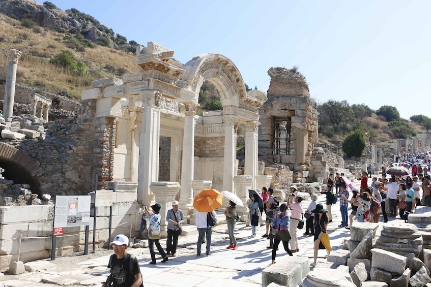 Kusadasi or Selcuk: Full-Day Ephesus Tour with Lunch