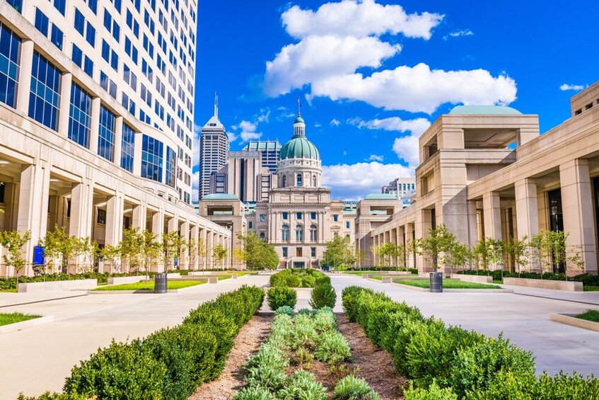 Best of Indianapolis Walking Tour with Gondola Ride