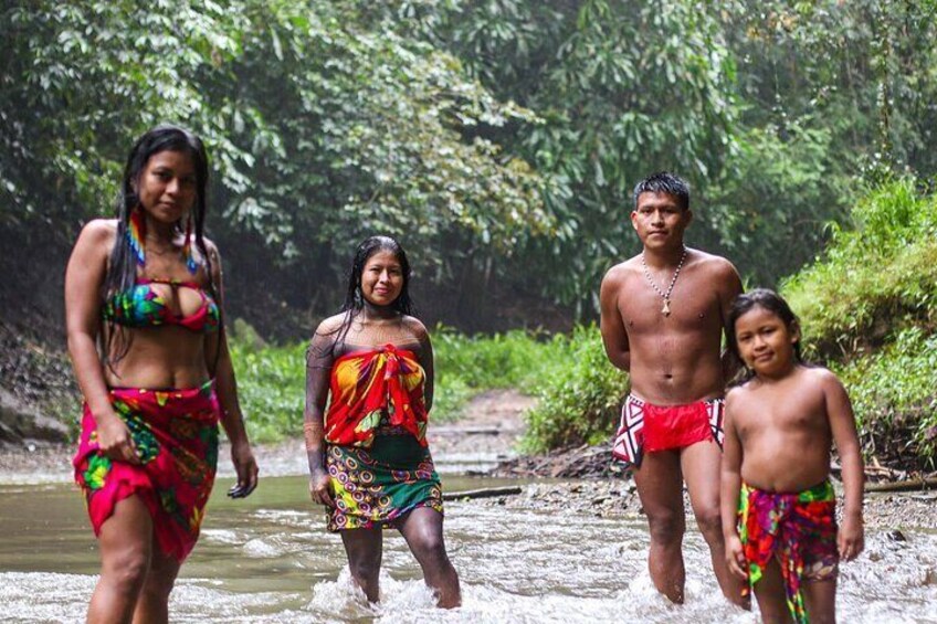 Panama City: Embera Indian Village and Waterfall Tour with Lunch