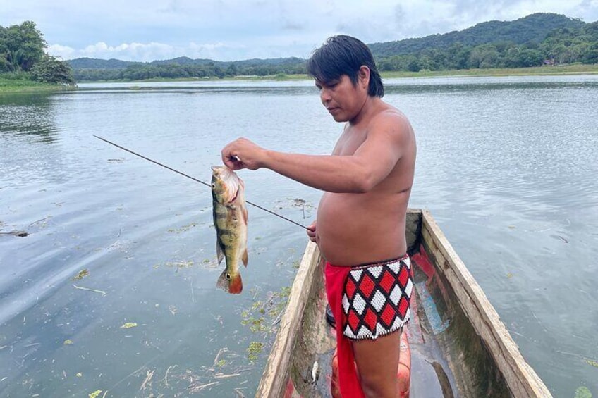 Panama City: Embera Indian Village and Waterfall Tour with Lunch