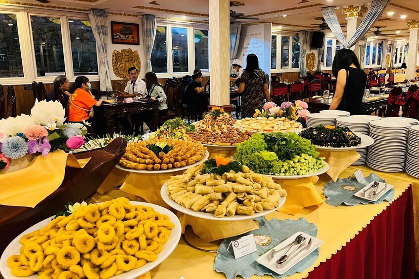 Picture 4 for Activity Ho Chi Minh City: Saigon River Dinner Cruise with Live Music