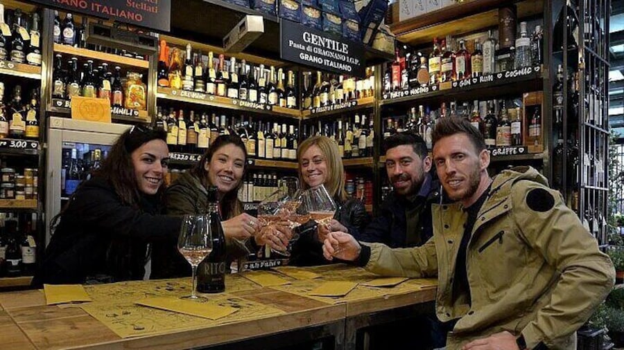 Lucca Wine Tour 2 Tastings and Lunch plus Minivan Transport