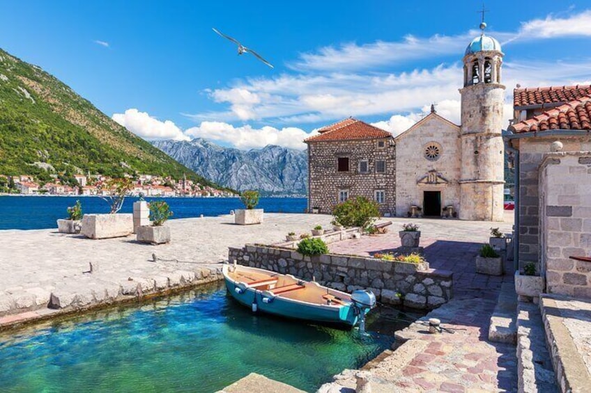 Private Old Timer Car Tour Around Kotor Bay