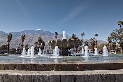 Palm Springs Scavenger Hunt Walking Activity and Game