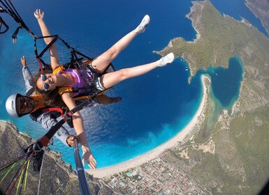 Oludeniz: vuelo en parapente en tándem de 30 minutos