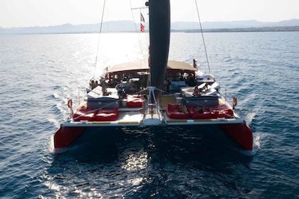 Cambrils: privé catamaran luxe 3u drankjes, snacks afhalen
