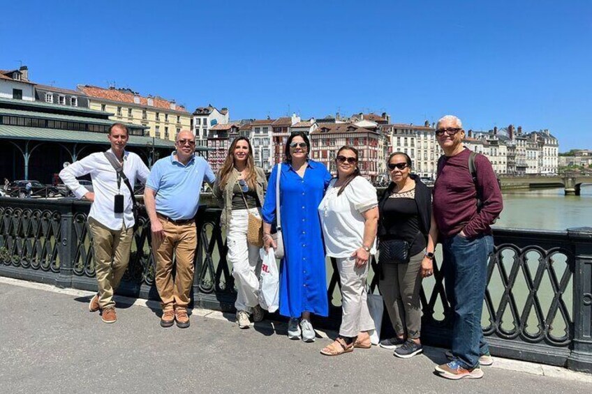 Biarritz: Visit Bayonne and Espelette Private Tour