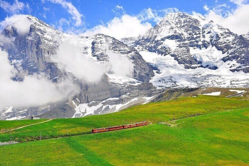 Private Tour Matterhorn: The Emblem of Switzerland from Geneva