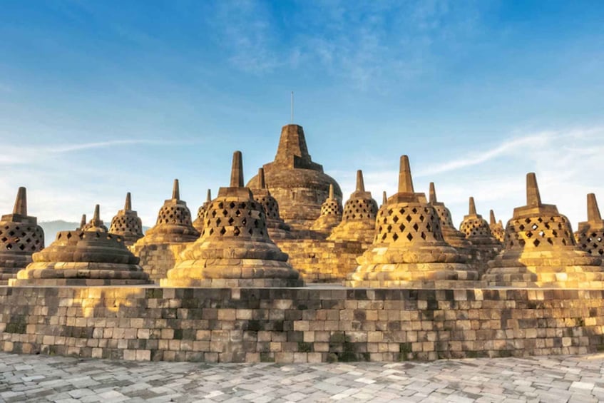 Picture 2 for Activity From Yogyakarta: Borobudur Sunrise Half Day Tour with Pickup