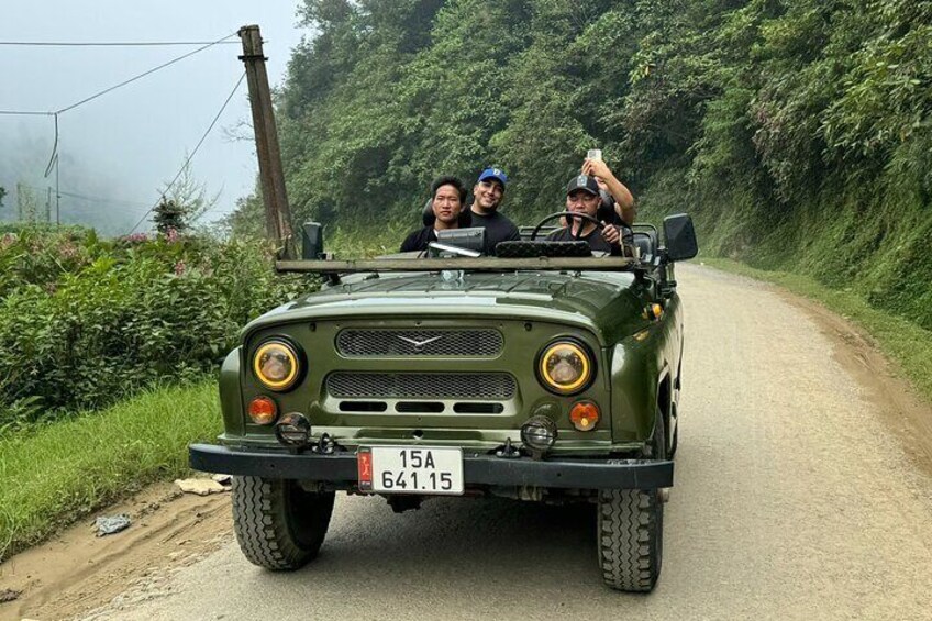 A Glimpse Of Sapa Jeep Tour Off the Beaten Path 4,5 Hours