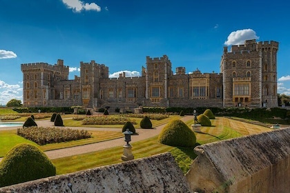Private Tour Windsor Castle, Stonehenge and Bath from London