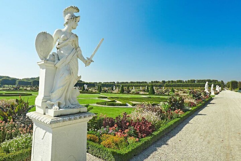 Guided tour of the Royal Herrenhausen Gardens