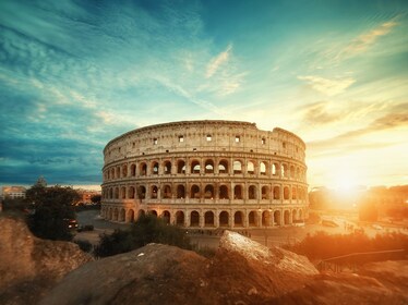 Rome: Colosseum, Roman Forum & Piazza Venezia Exterior Tour