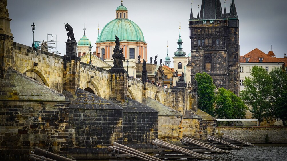 ONE PRAGUE TOUR Old Town Road with local Food & Beer