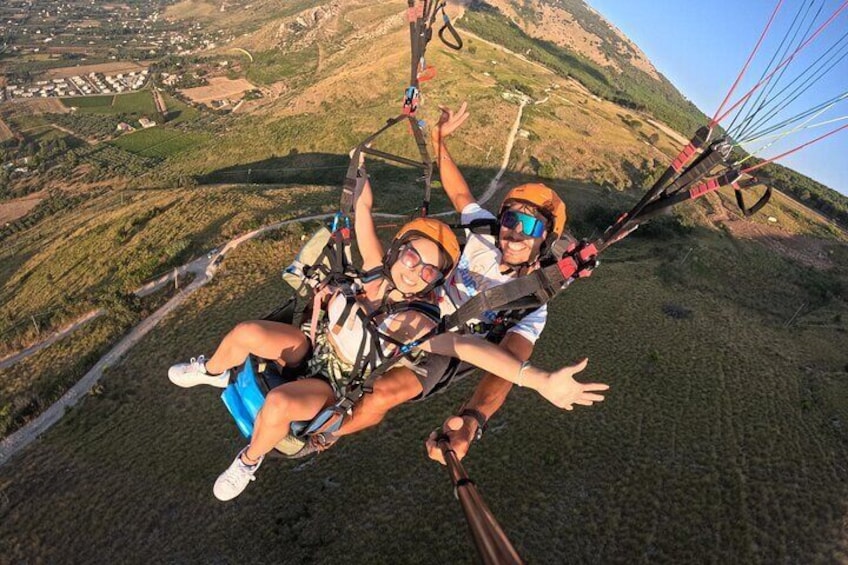 Two-seater paragliding flight in Castellammare del Golfo