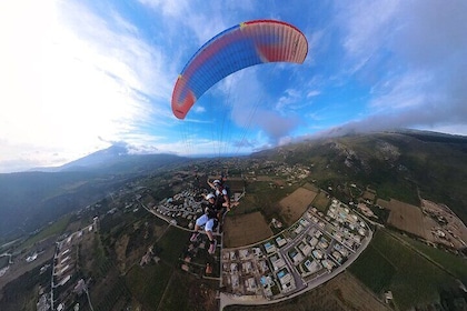 Two-seater paragliding flight in Castellammare del Golfo